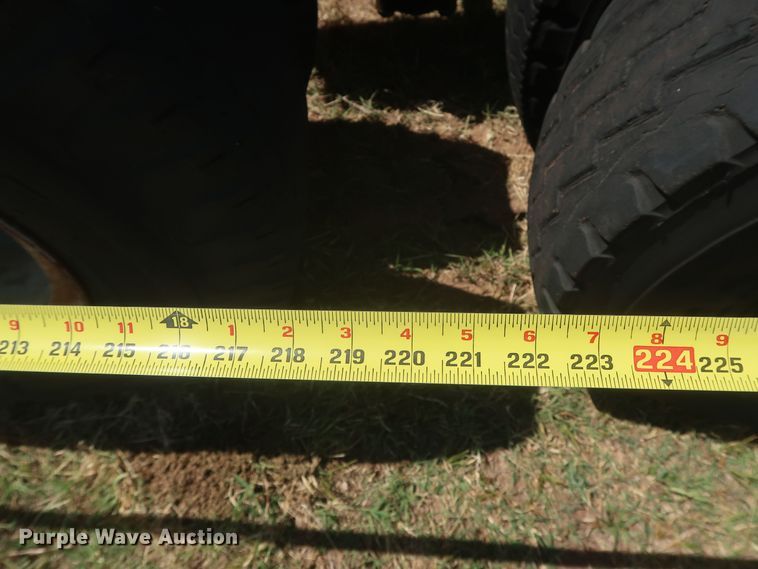 image for item KR9893 1975 Mack  semi truck