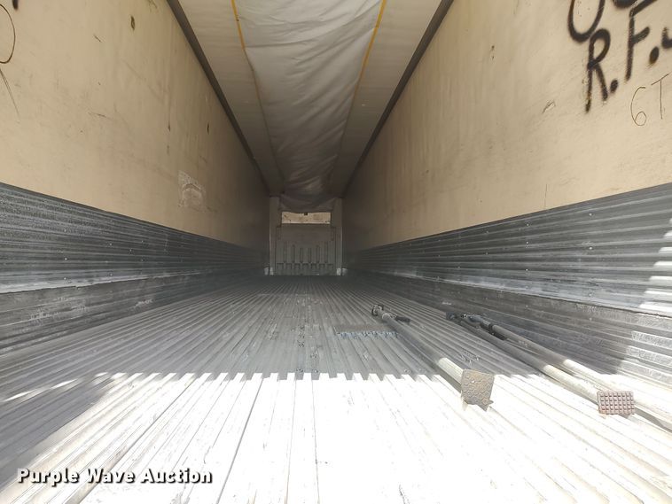 image for item LU9155 2005 Utility  refrigerated van trailer