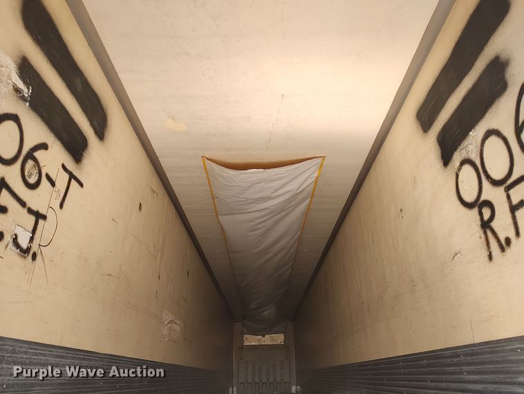 image for item LU9155 2005 Utility  refrigerated van trailer