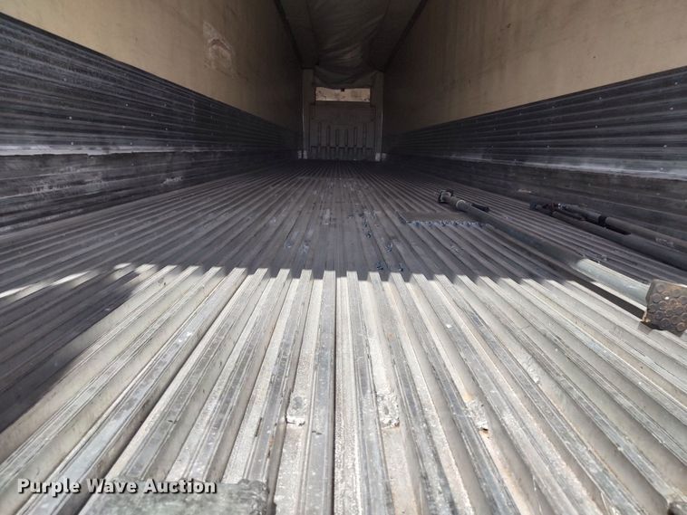 image for item LU9155 2005 Utility  refrigerated van trailer