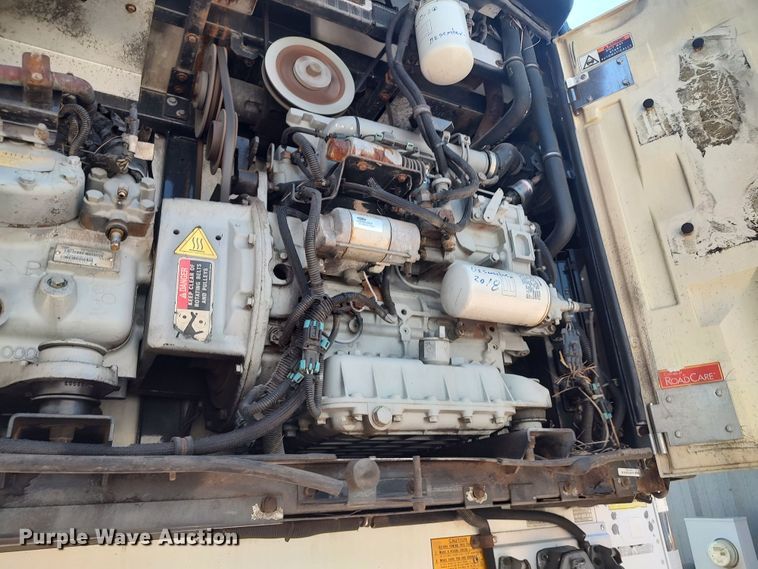 image for item LU9155 2005 Utility  refrigerated van trailer