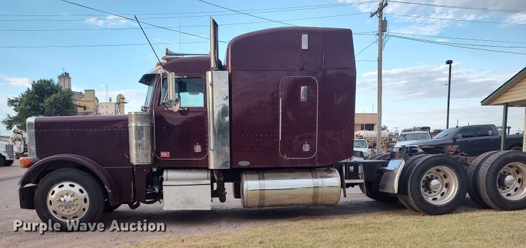 image for item LU9190 2003 Peterbilt 379 semi truck