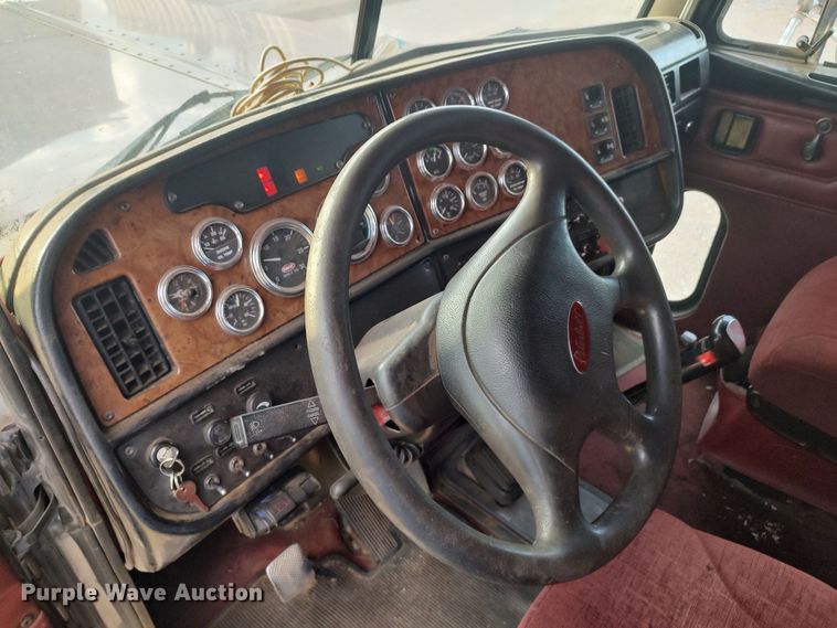 image for item LU9190 2003 Peterbilt 379 semi truck