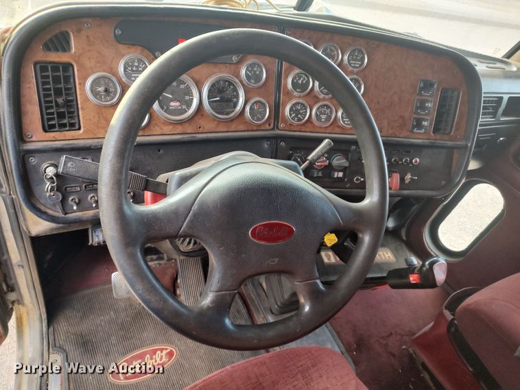 image for item LU9190 2003 Peterbilt 379 semi truck