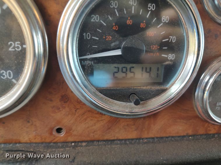 image for item LU9190 2003 Peterbilt 379 semi truck