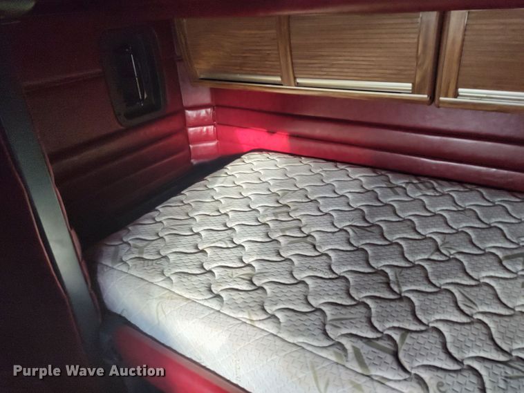 image for item LU9190 2003 Peterbilt 379 semi truck