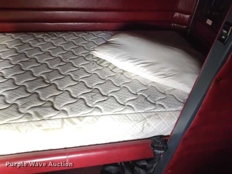 image for item LU9190 2003 Peterbilt 379 semi truck