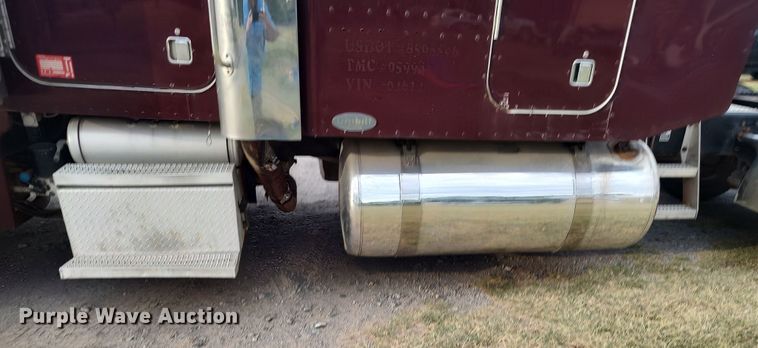 image for item LU9190 2003 Peterbilt 379 semi truck
