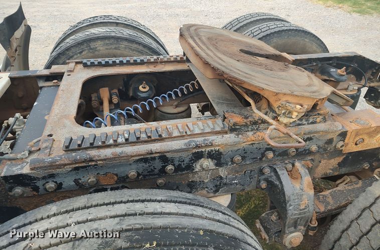 image for item LU9190 2003 Peterbilt 379 semi truck