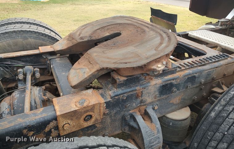 image for item LU9190 2003 Peterbilt 379 semi truck