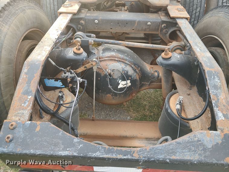 image for item LU9190 2003 Peterbilt 379 semi truck