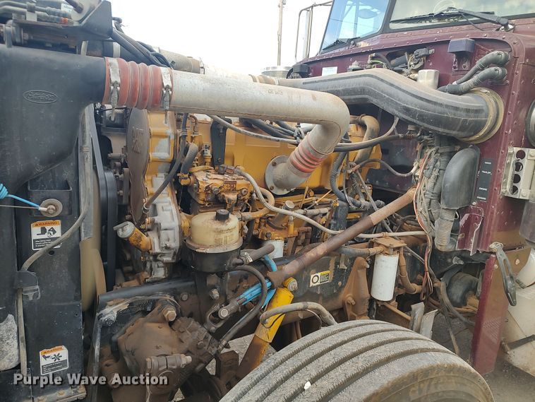 image for item LU9190 2003 Peterbilt 379 semi truck