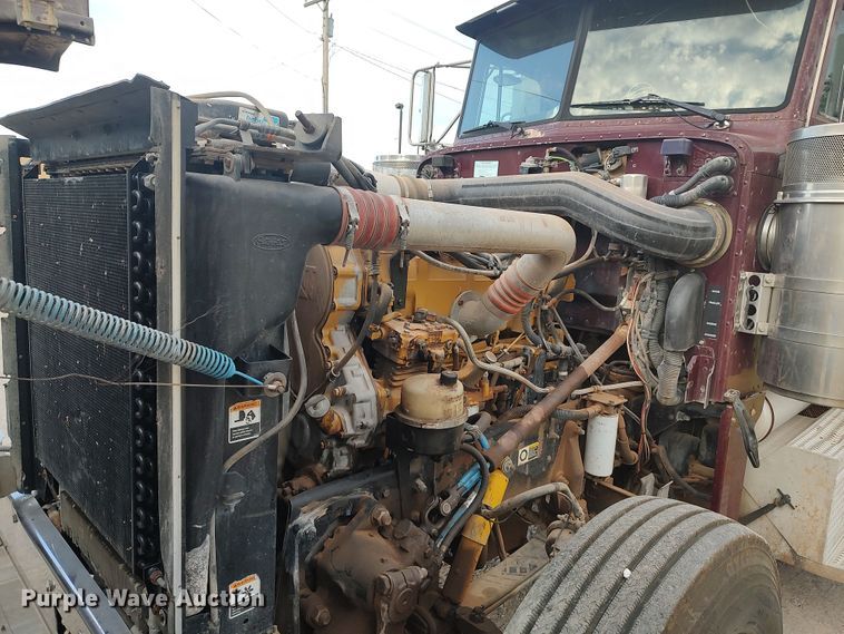 image for item LU9190 2003 Peterbilt 379 semi truck