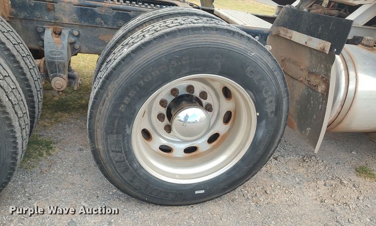 image for item LU9190 2003 Peterbilt 379 semi truck