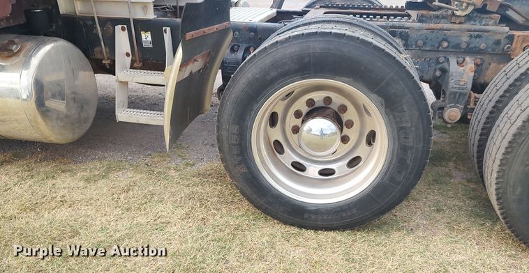 image for item LU9190 2003 Peterbilt 379 semi truck