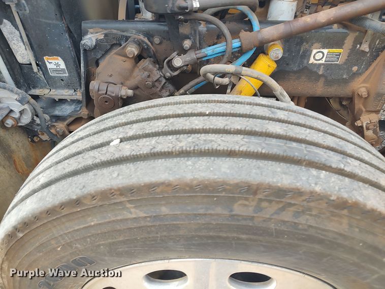 image for item LU9190 2003 Peterbilt 379 semi truck