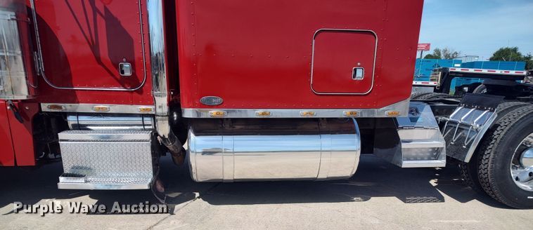 image for item LU9192 1998 Peterbilt 379  semi truck