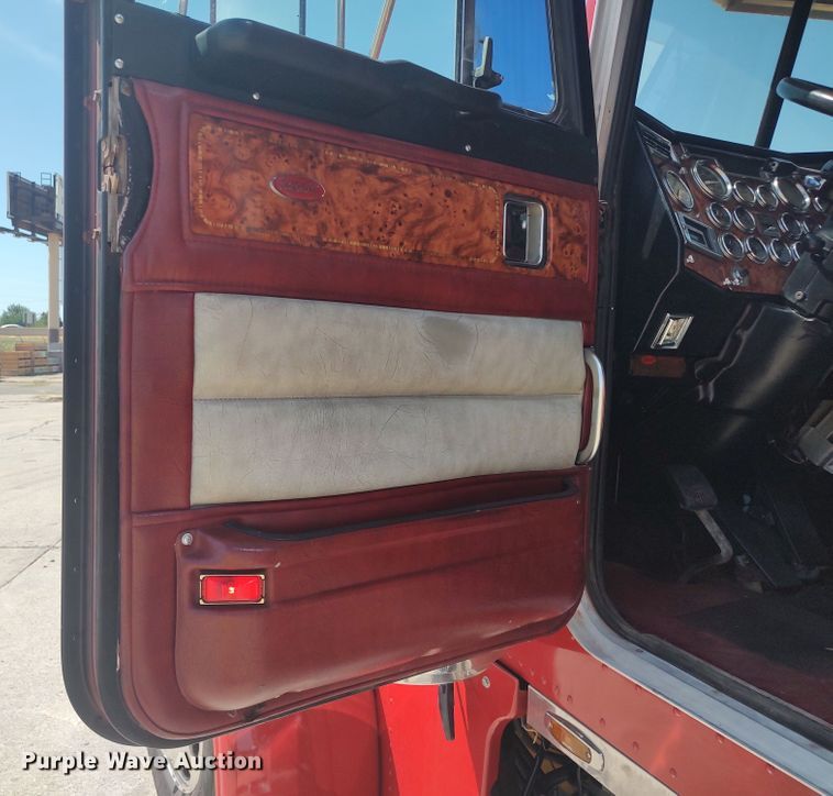 image for item LU9192 1998 Peterbilt 379  semi truck