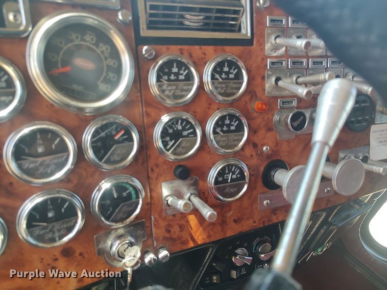 image for item LU9192 1998 Peterbilt 379  semi truck