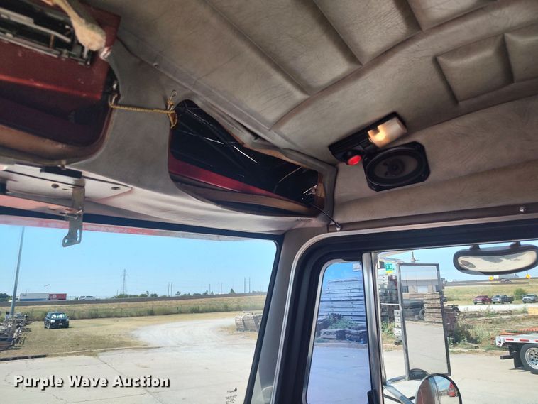 image for item LU9192 1998 Peterbilt 379  semi truck