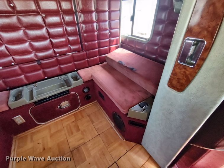 image for item LU9192 1998 Peterbilt 379  semi truck