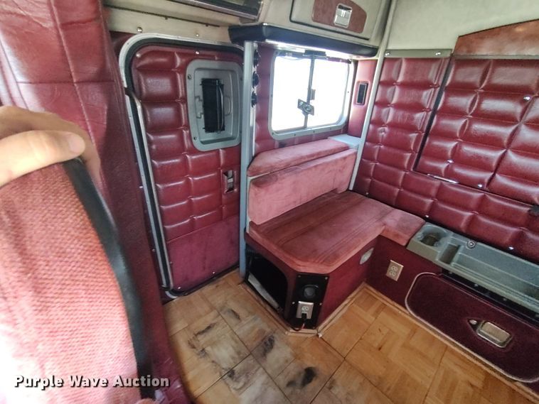 image for item LU9192 1998 Peterbilt 379  semi truck