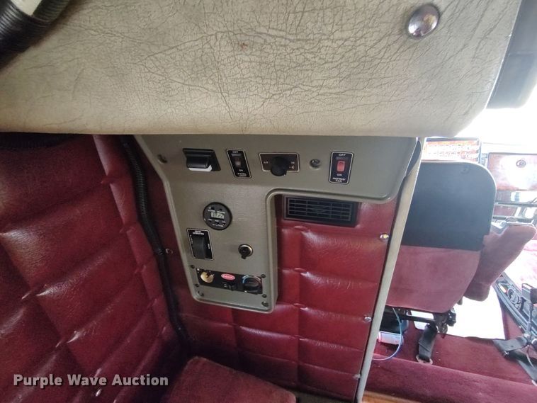 image for item LU9192 1998 Peterbilt 379  semi truck