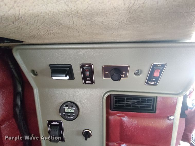 image for item LU9192 1998 Peterbilt 379  semi truck