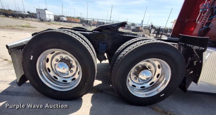 image for item LU9192 1998 Peterbilt 379  semi truck