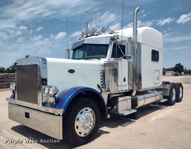 image for item LU9193 2003 Peterbilt 379 semi truck