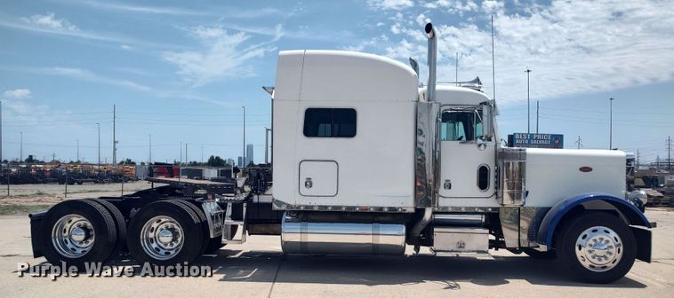 image for item LU9193 2003 Peterbilt 379 semi truck