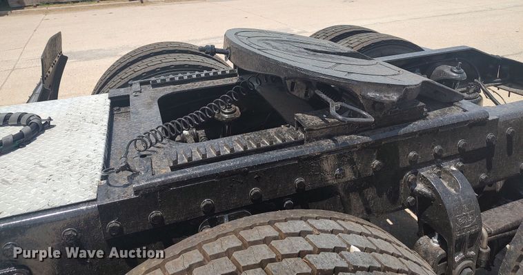 image for item LU9193 2003 Peterbilt 379 semi truck