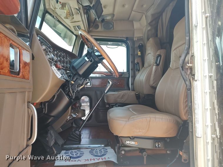 image for item LU9193 2003 Peterbilt 379 semi truck