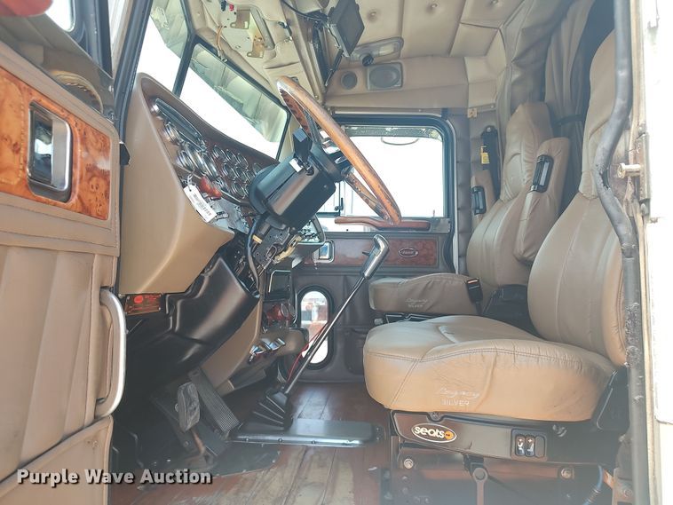 image for item LU9193 2003 Peterbilt 379 semi truck