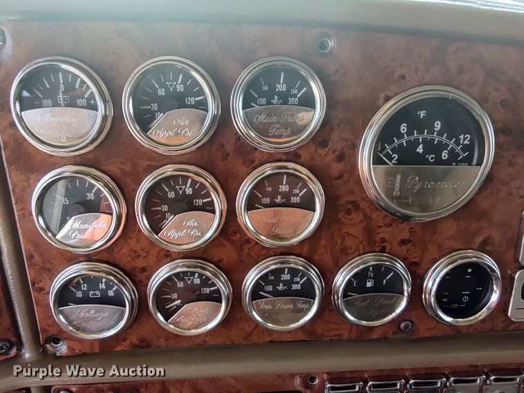 image for item LU9193 2003 Peterbilt 379 semi truck