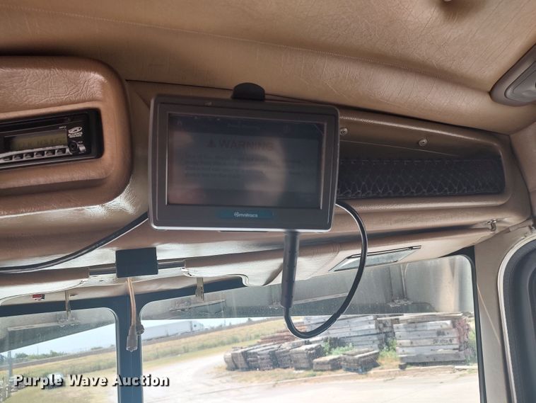 image for item LU9193 2003 Peterbilt 379 semi truck