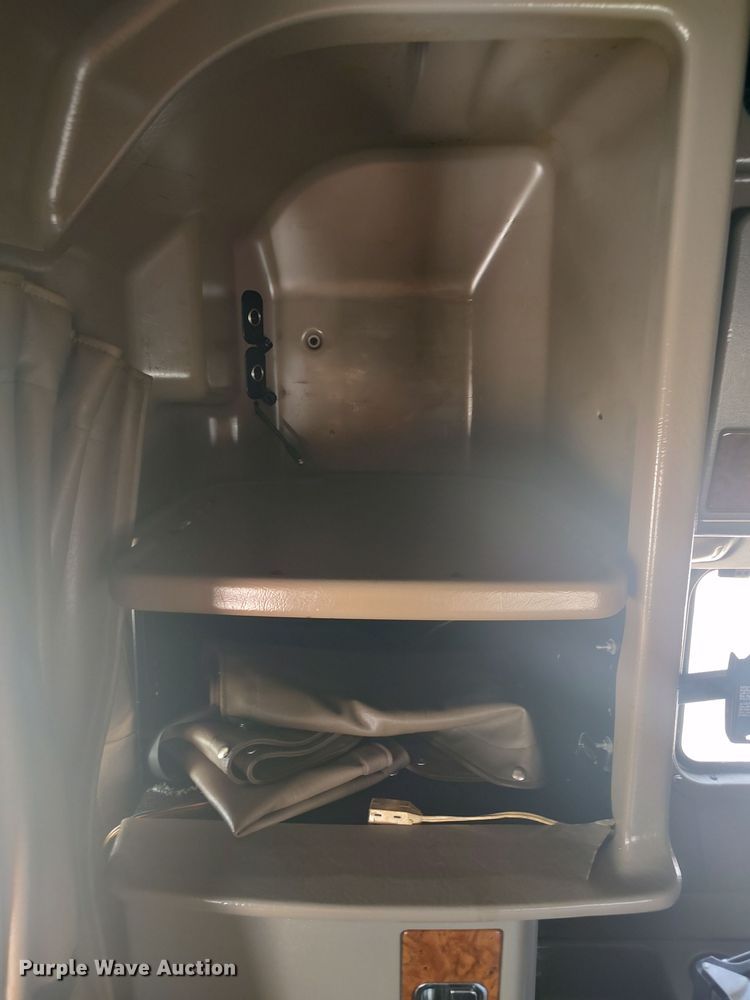 image for item LU9193 2003 Peterbilt 379 semi truck