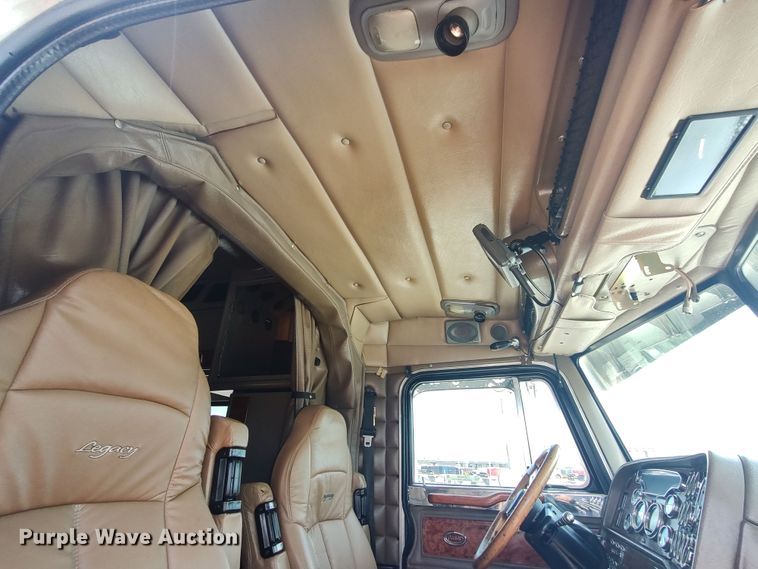 image for item LU9193 2003 Peterbilt 379 semi truck