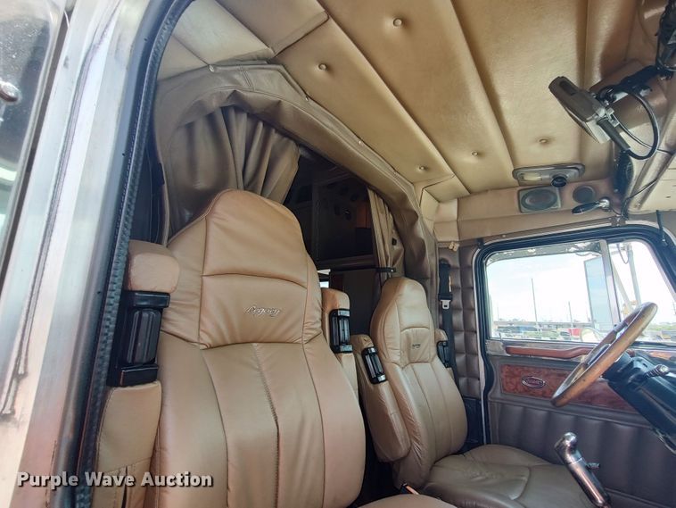 image for item LU9193 2003 Peterbilt 379 semi truck