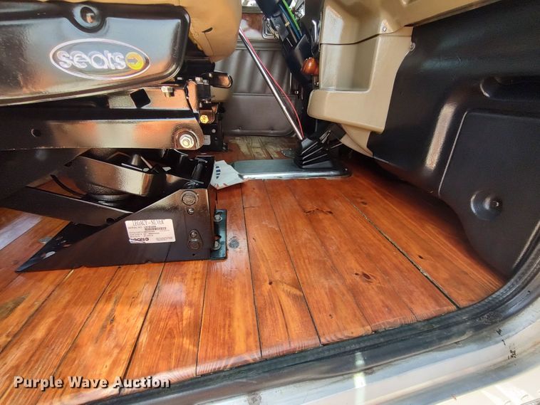 image for item LU9193 2003 Peterbilt 379 semi truck