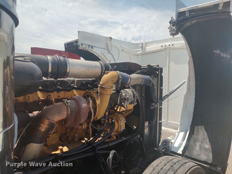 image for item LU9193 2003 Peterbilt 379 semi truck