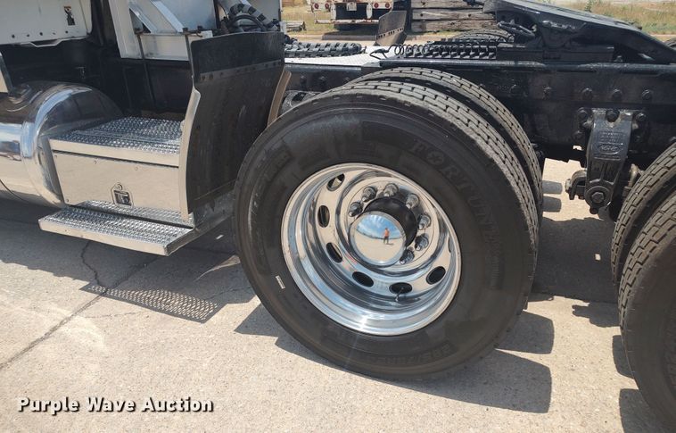 image for item LU9193 2003 Peterbilt 379 semi truck