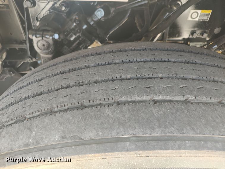 image for item LU9193 2003 Peterbilt 379 semi truck