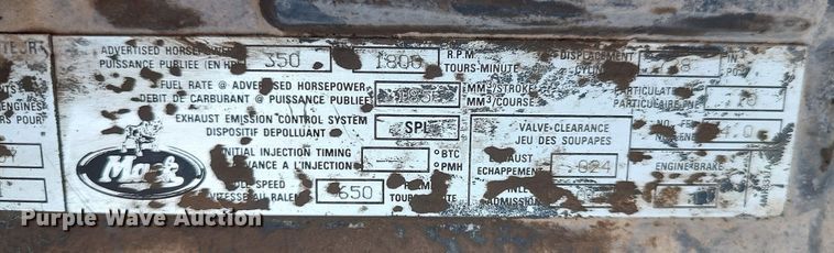 image for item LU9235 2000 Mack RD688S  semi truck