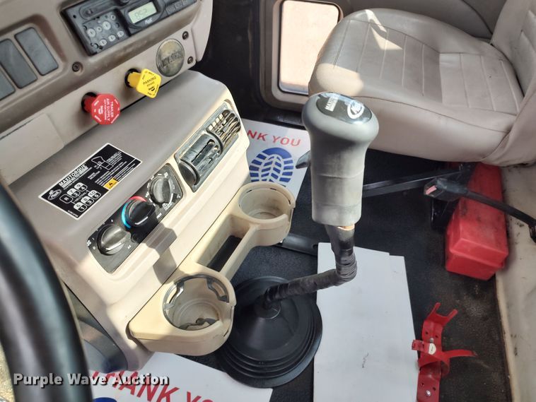 image for item LU9236 2004 Mack CH613  semi truck