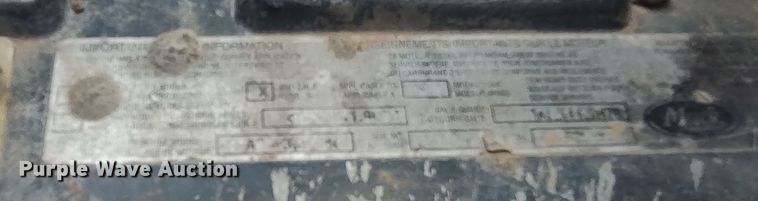 image for item LU9236 2004 Mack CH613  semi truck