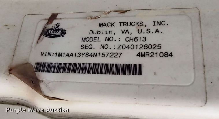 image for item LU9236 2004 Mack CH613  semi truck