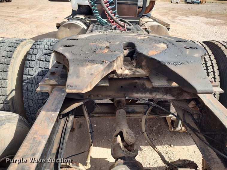 image for item LU9237 1996 Mack CH600  semi truck