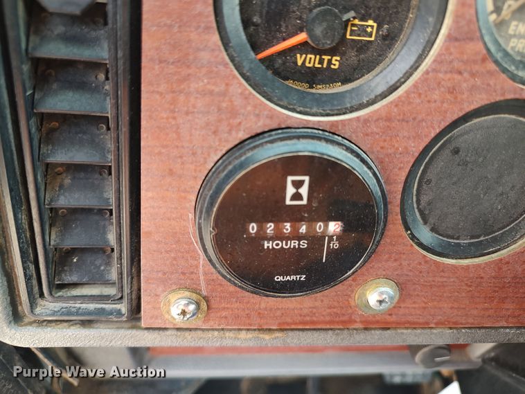 image for item LU9237 1996 Mack CH600  semi truck