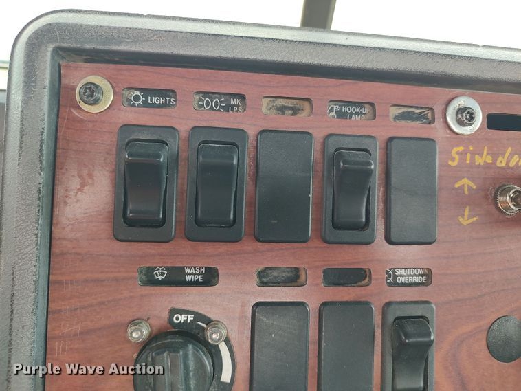 image for item LU9237 1996 Mack CH600  semi truck